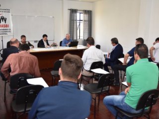 Gilso Paz participa de reunião ordinária da AMASBI em Campos Borges