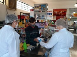 Combate ao coronavírus: Doação de máscaras para estabelecimentos comerciais do município