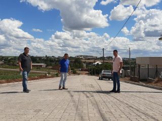 Administração Municipal de Tio Hugo investe com recursos próprios em novas obras de pavimentação